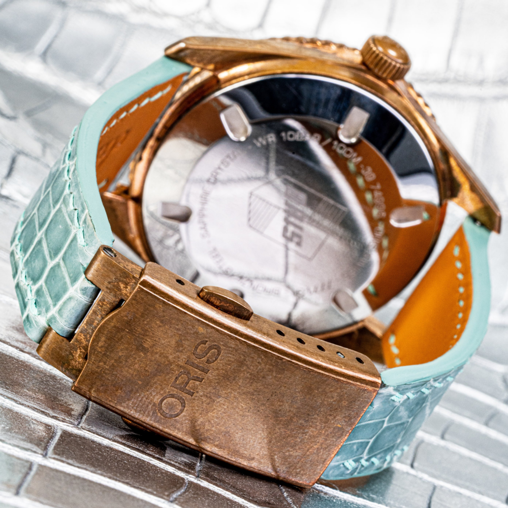 tiffany-blue-alligator-leather-strap-for-oris-drivers-sixty-five-backside.png