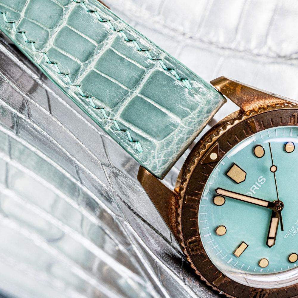 tiffany-blue-alligator-leather-strap-for-oris-drivers-sixty-five-lug.png