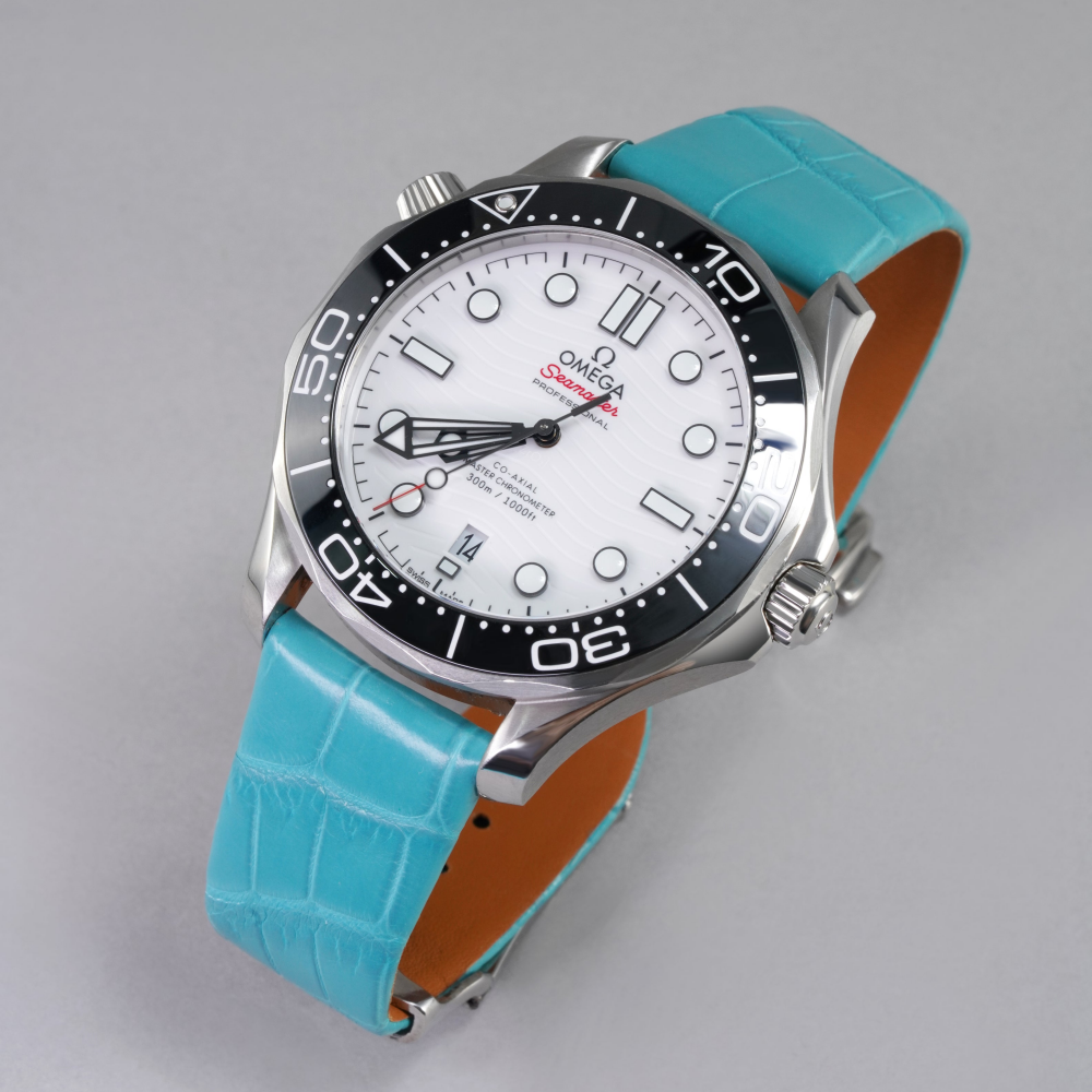 turquoise-alligator-strap-for-omega-seamaster.png