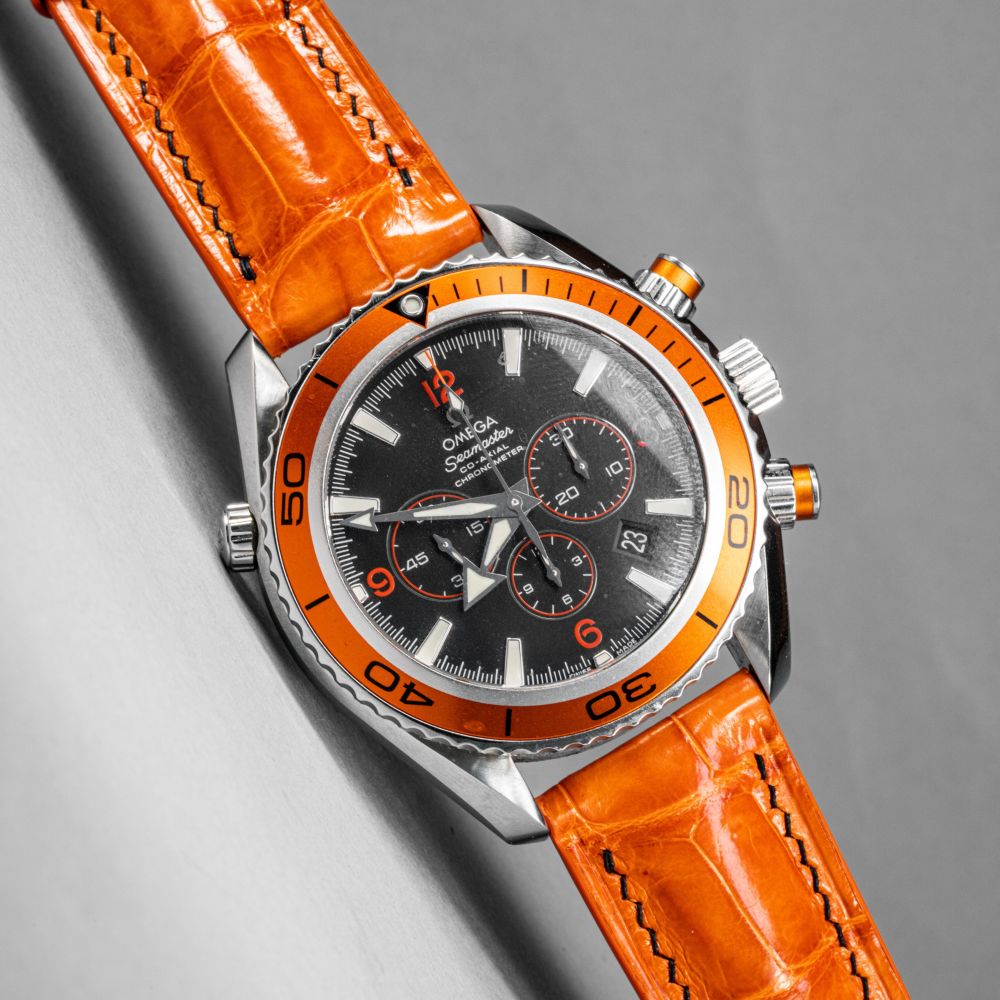 volcanic-orange-alligator-strap-for-omega-seamaster.png