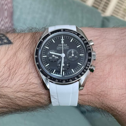 white-FKM-rubber-strap-for-omega-speedmaster-on-hand.png
