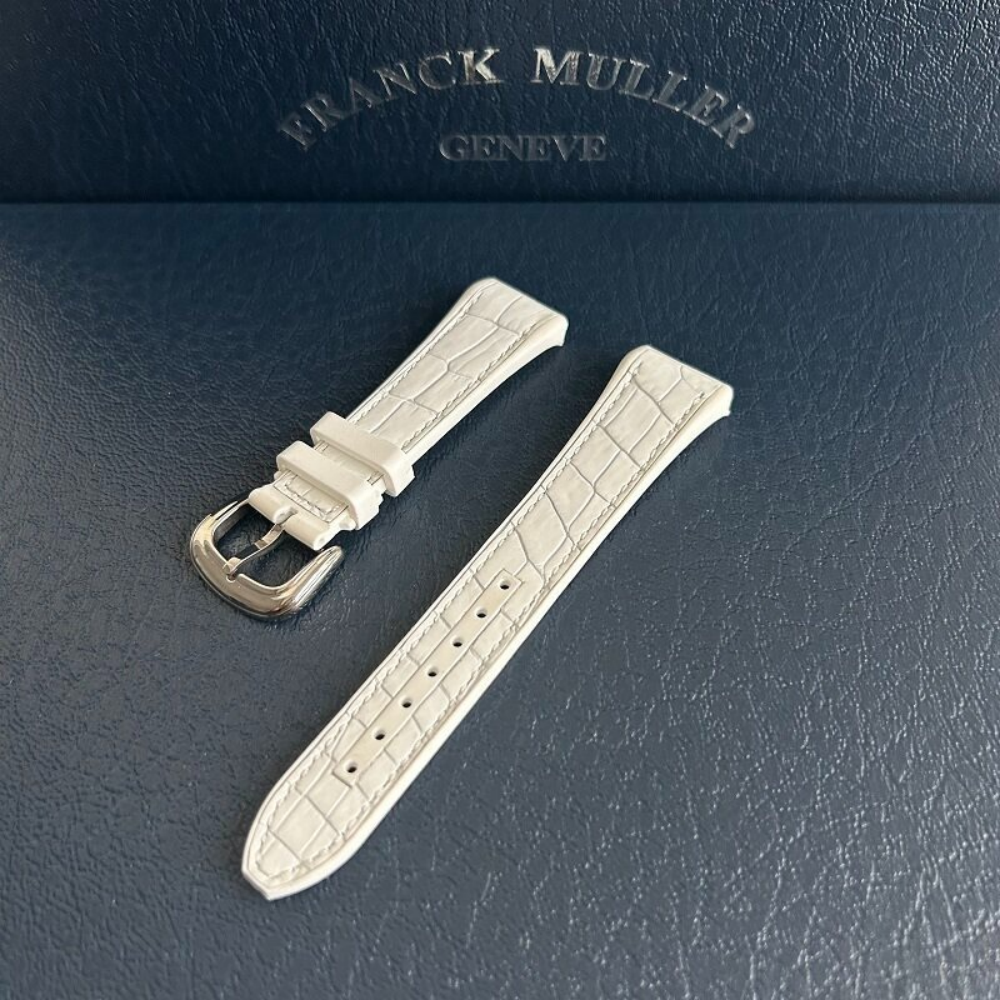 white-FKM-rubber-with-alligator-strap-for-franck-muller-vanguard-V32-buckle.png