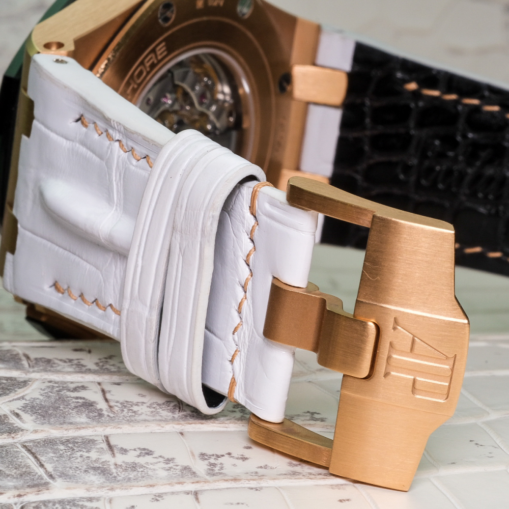 white-alligator-leather-strap-for-ap-royal-oak-44mm-buckle.png