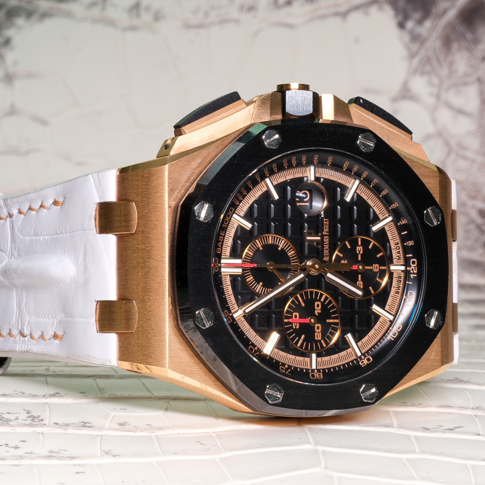 white-alligator-leather-strap-for-ap-royal-oak-44mm-on-watch.png