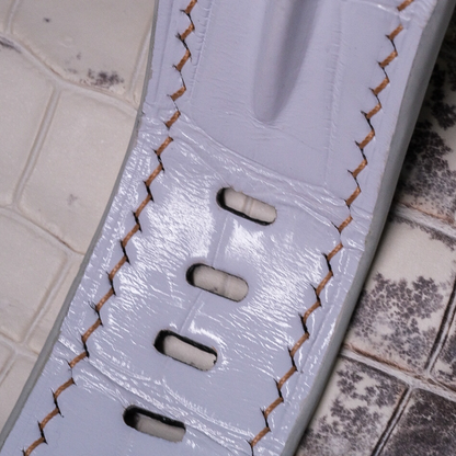 white-alligator-leather-strap-for-ap-royal-oak-44mm-stitching.png