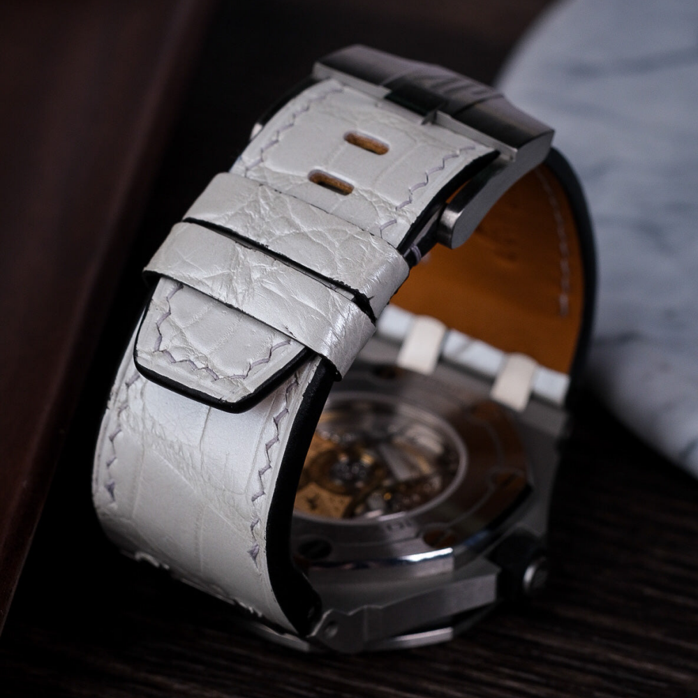 white-alligator-leather-strap-for-ap-royal-oak-shore-42mm-backside.png
