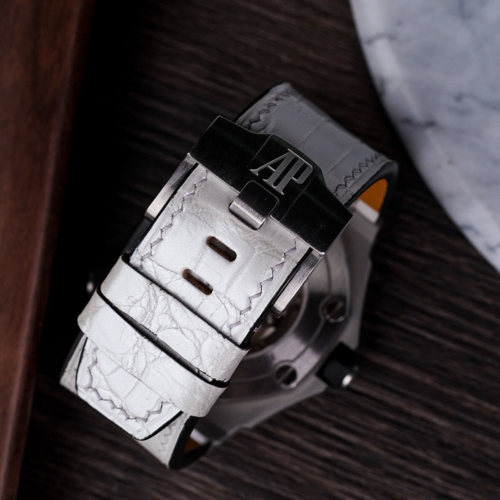 white-alligator-leather-strap-for-ap-royal-oak-shore-42mm-buckle.png