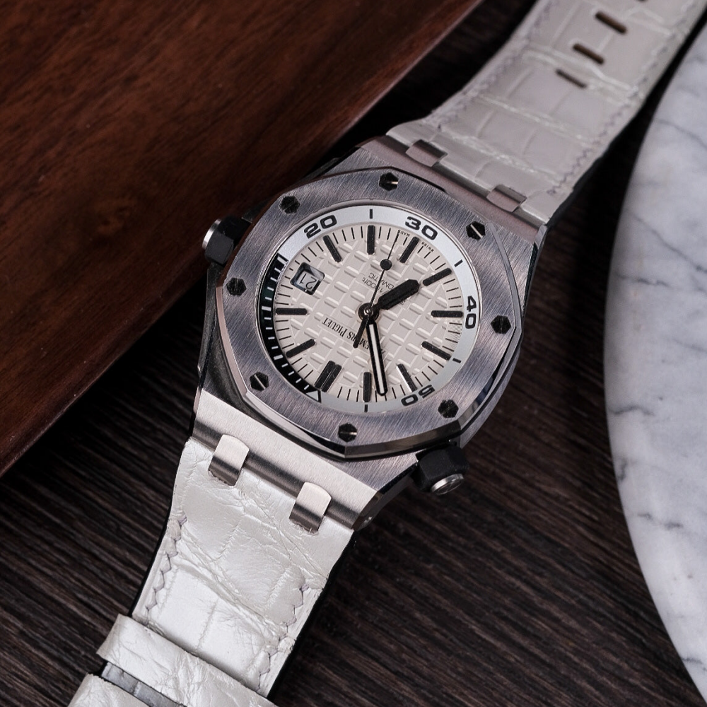 white-alligator-leather-strap-for-ap-royal-oak-shore-42mm-front.png