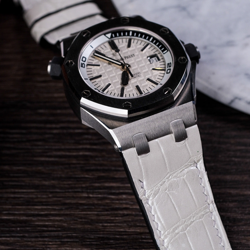white-alligator-leather-strap-for-ap-royal-oak-shore-42mm-on-watch.png