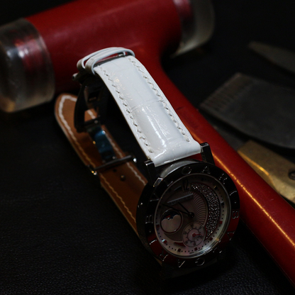 white-alligator-leather-strap-for-bvlgari-moonphase-bb38slmp-detail.png