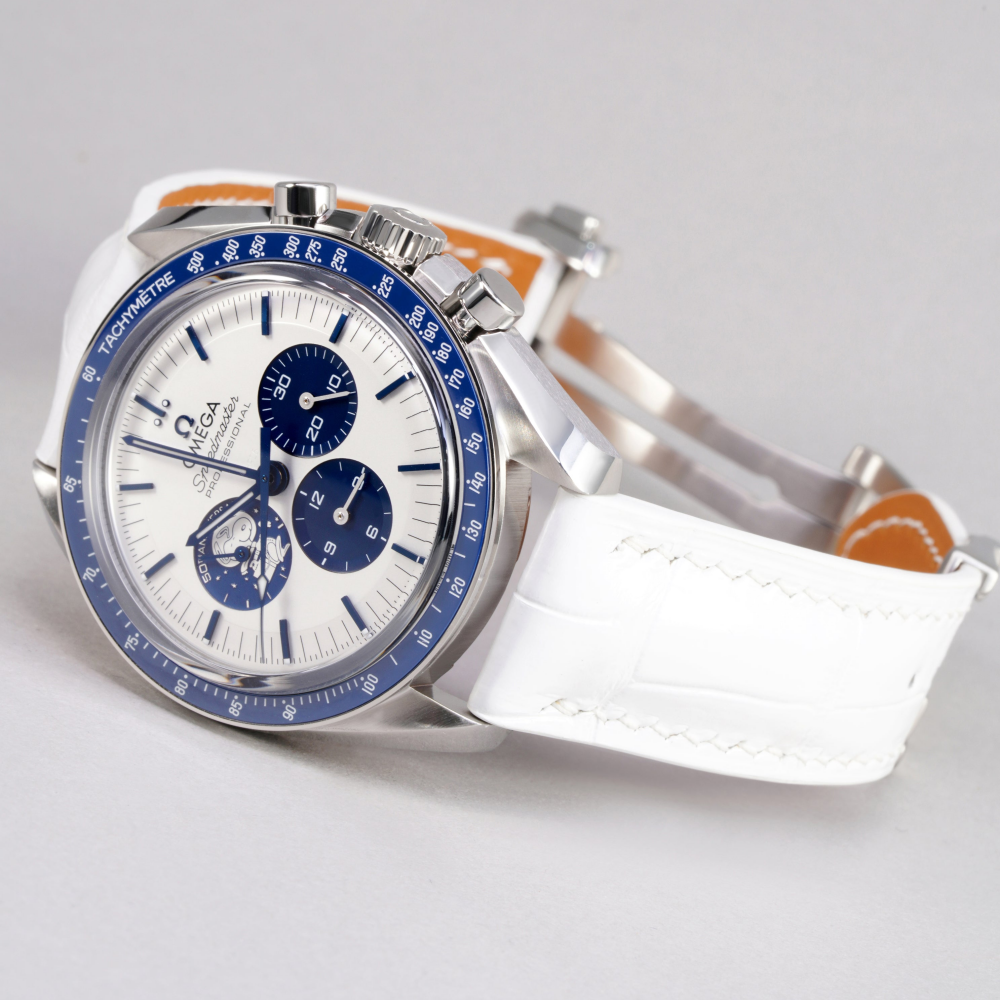 white-alligator-leather-strap-for-omega-speedmaster-snoopy.png