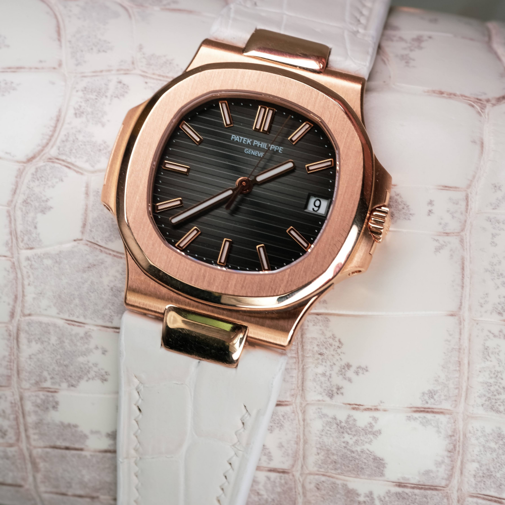 white-alligator-leather-strap-for-patek-philippe-nautilus-5711r.png