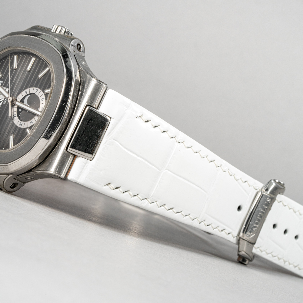 white-alligator-leather-strap-for-patek-philippe-nautilus-5712gstitching.png