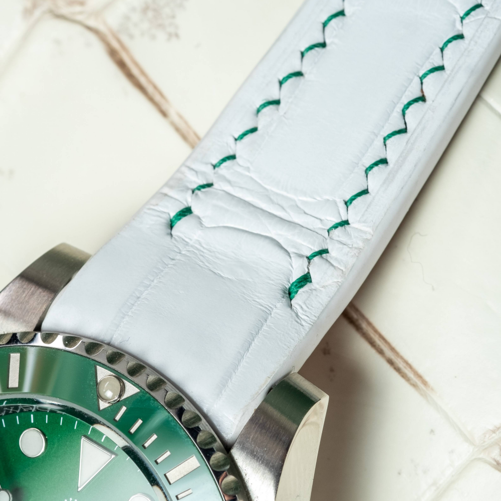white-alligator-leather-strap-for-rolex-submariner-40mm-green-stitching-detail.png