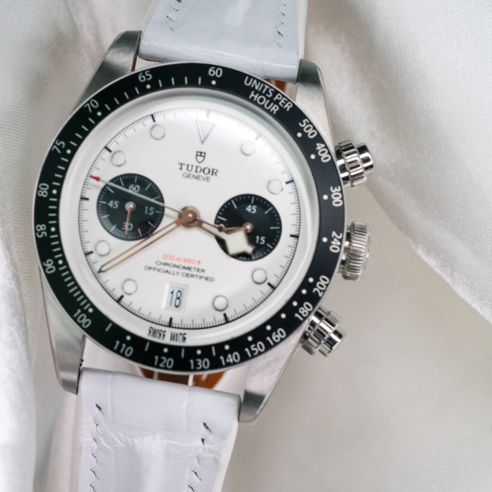 white-alligator-leather-strap-for-tudor-black-bay-watch.png