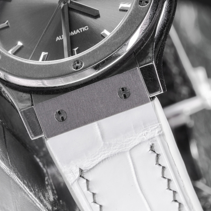 white-alligator-leather-watch-strap-for-Hublot-classic-fusion-detail.png