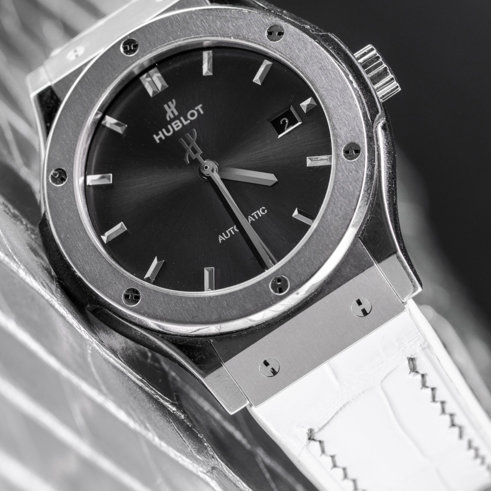 white-alligator-leather-watch-strap-for-Hublot-classic-fusion.png