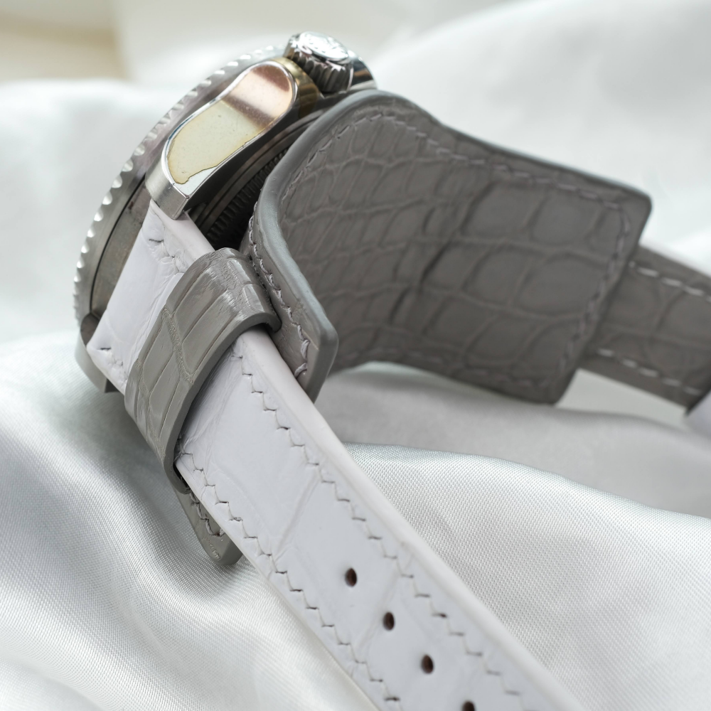white-alligator-leather-watch-strap-for-Rolex-Sea-Dweller-detail.png
