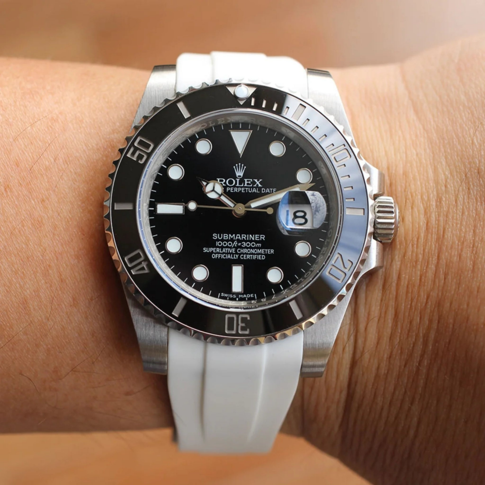 white-deployant-rubber-strap-for-rolex-submariner-onhand.png