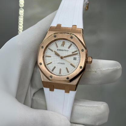 white-rubber-strap-for-all-ap-royal-oak-41mm-on-watch.png