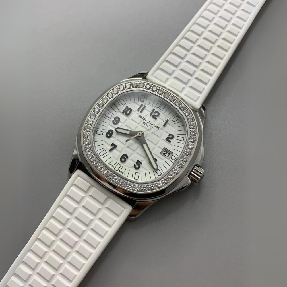 white-rubber-strap-for-patek-philippe-aquanaut-5067a-on-watch.png