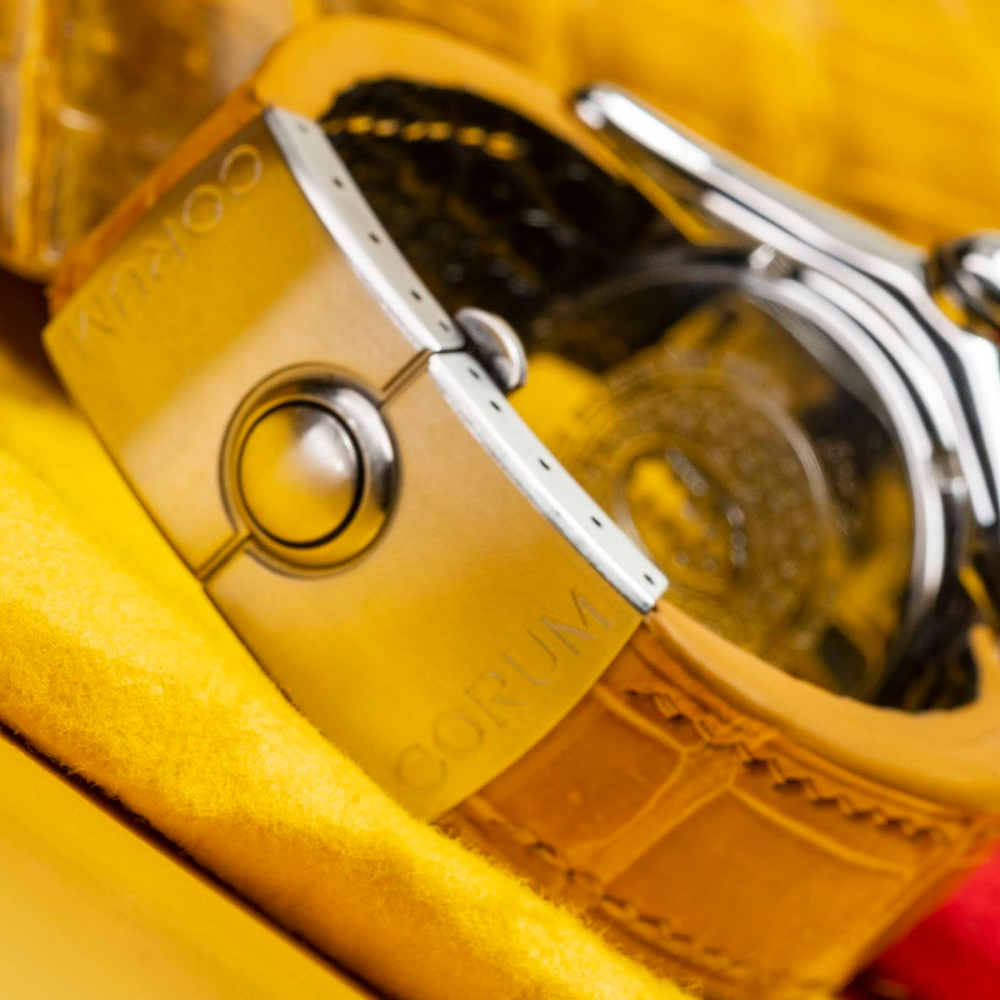 yellow-alligator-leather-strap-for-corum-bubble-buckle.png