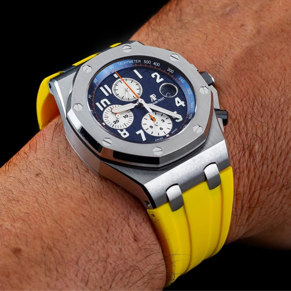 yellow-rubber-strap-for-all-ap-offshore-42mm-on-hand.png